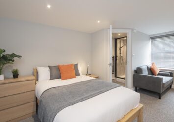 303 Gloucester Road ph29 copy